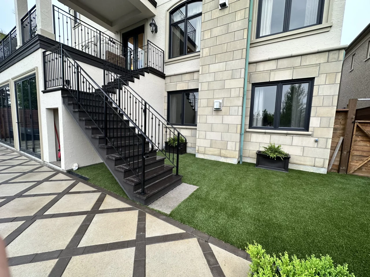 Finished artificial grass yard in the GTA